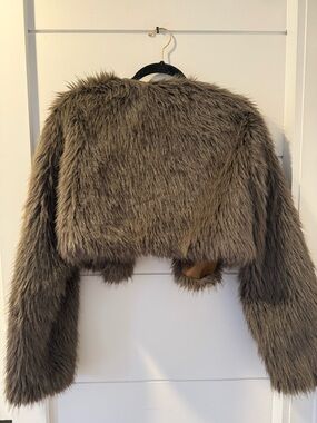 Cropped Faux Fur Jacket in Taupe